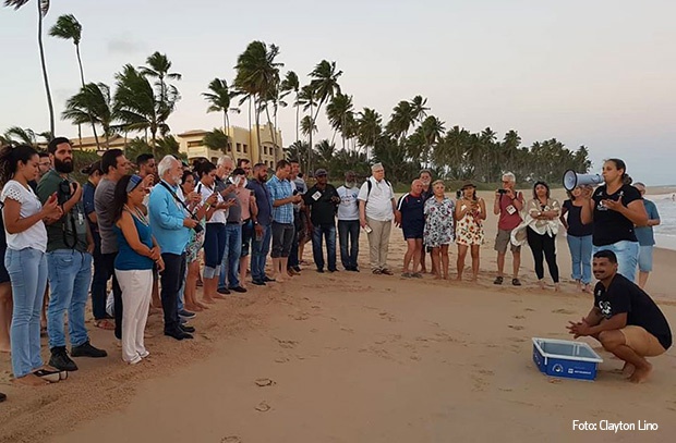 Praia do Forte realiza evento em prol da preservação da Mata Atlântica com o apoio do Projeto Tamar